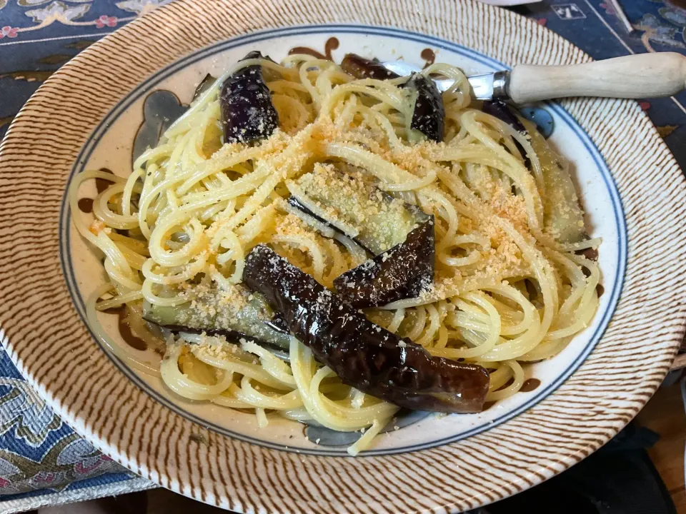 茄子のバジルソースパスタ|かなしゅうさん