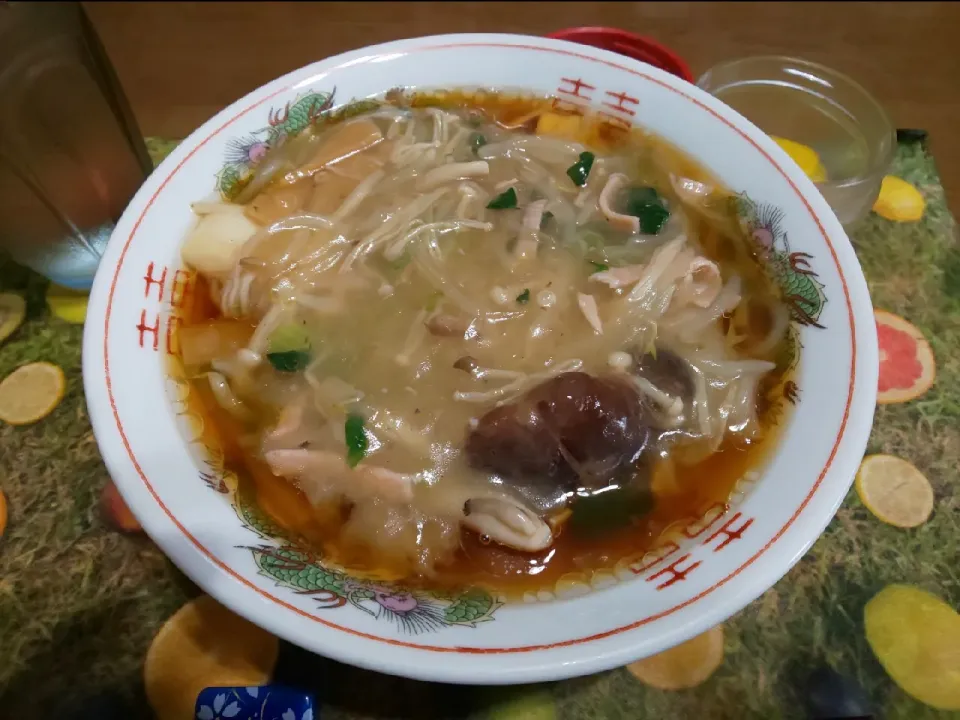 Snapdishの料理写真:キノコ餡掛けラーメン|enarinさん