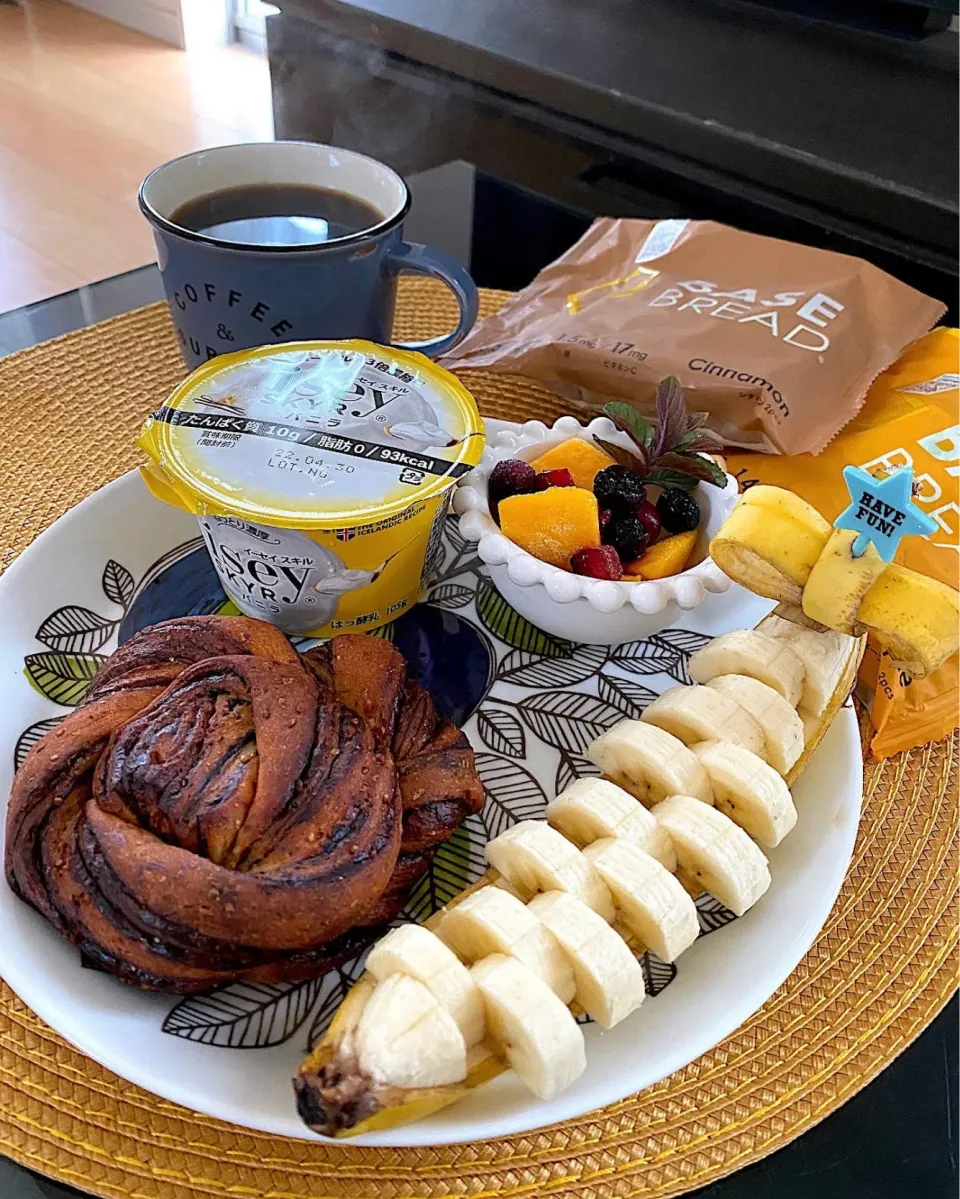 Snapdishの料理写真:バナナボート🍌BASE BREADプレート|ゆかりさん