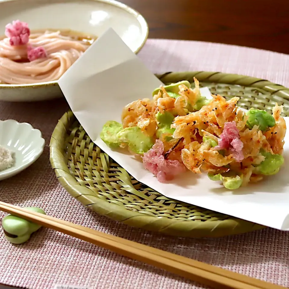 Snapdishの料理写真:桜エビとそら豆のかき揚げと、桜めん|かおるさん