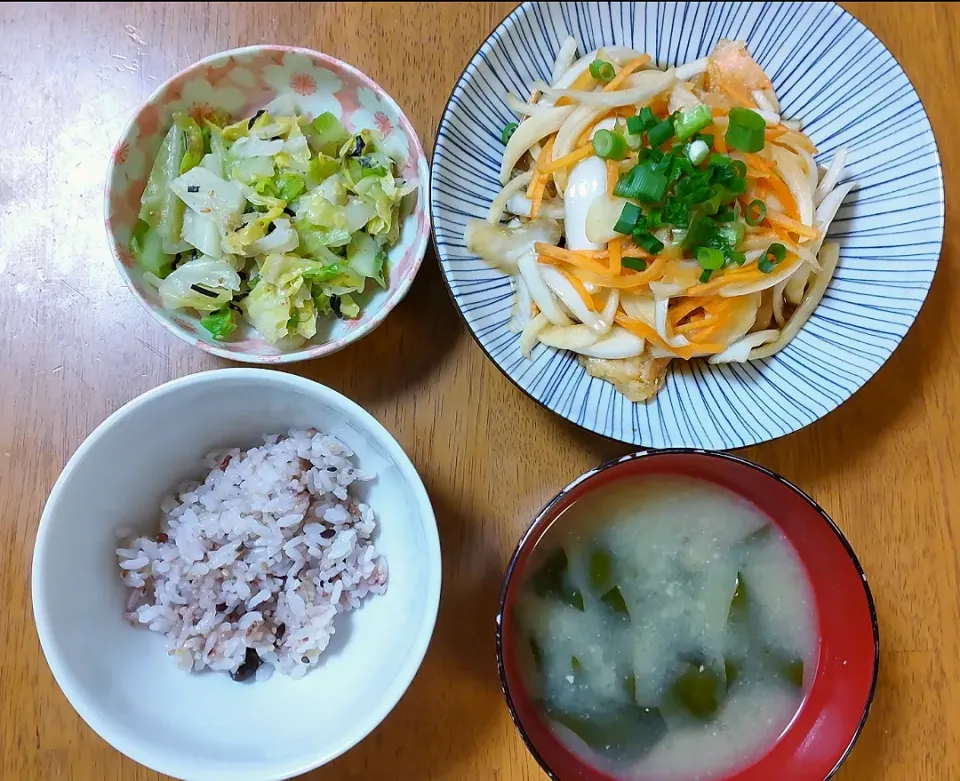 2022 0422　鮭南蛮　キャベツのナムル　なめことわかめのお味噌汁|いもこ。さん