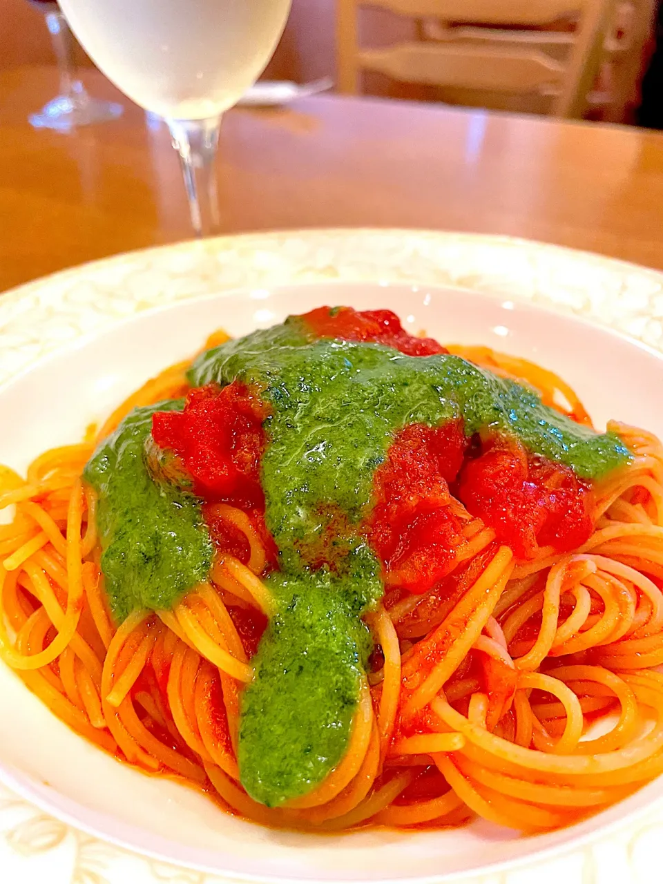 Snapdishの料理写真:トマトとバジリコのスパゲティ🍀*゜|おかちさん