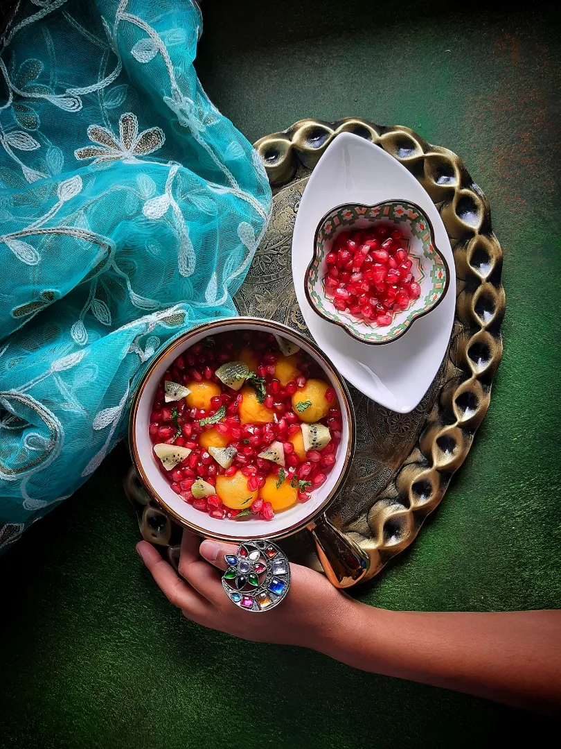 Assorted Fruits....
Mango
Pomegranate 
Kiwi|Riniさん