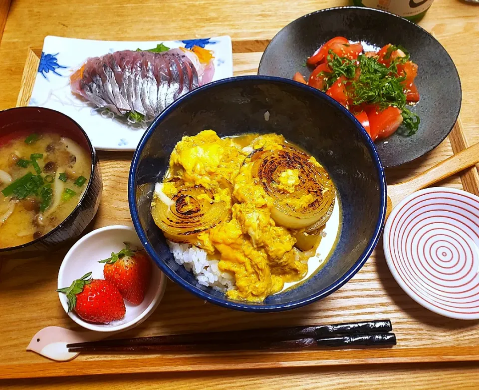 焼き玉ねぎのとろとろ卵丼|halさん