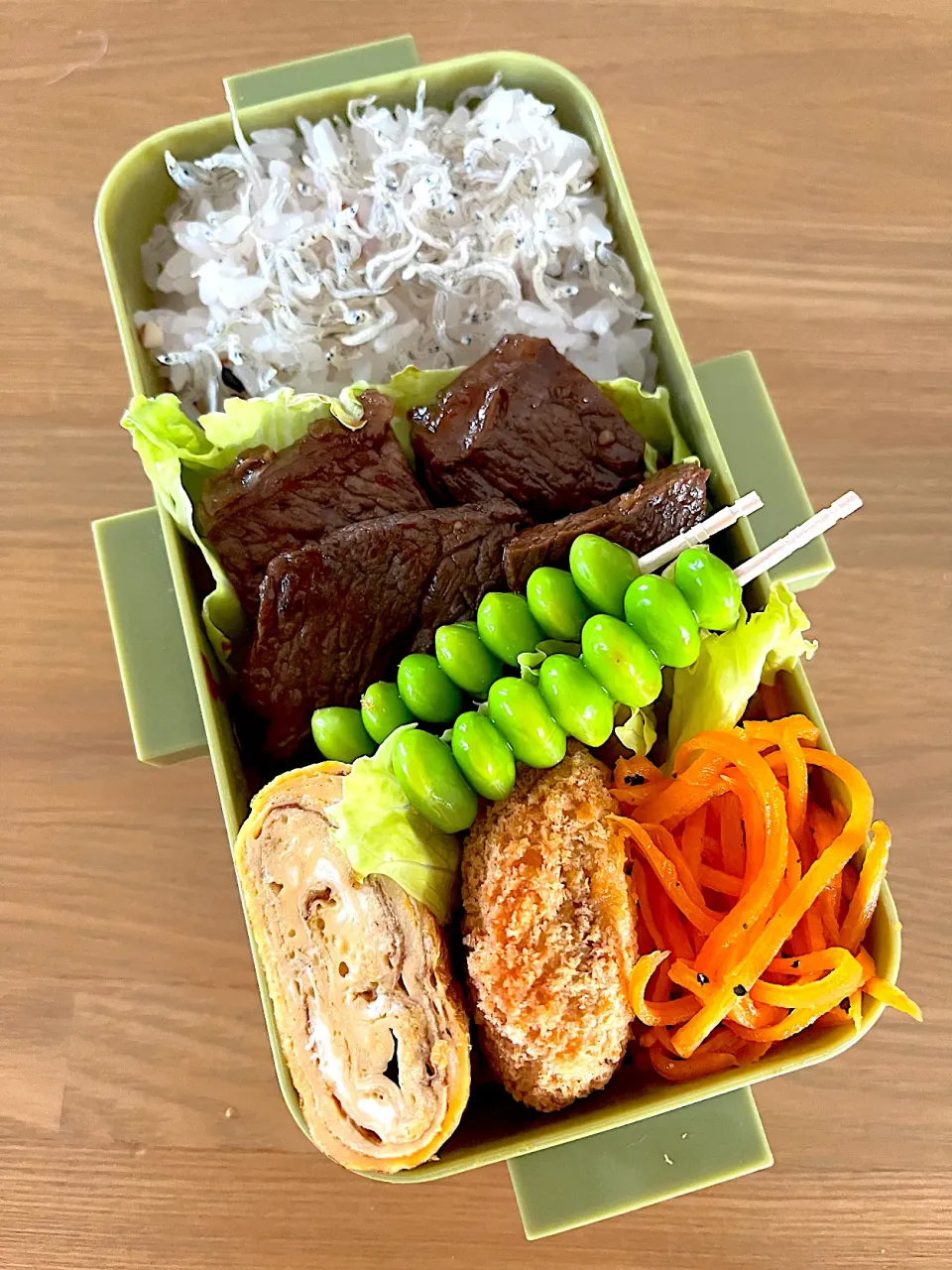 ひと口ステーキ弁当🍱|ちっくんさん