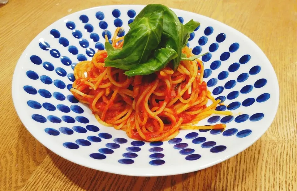 Snapdishの料理写真:Spaghetti al pomodoro
トマトソースのスパゲッティ|Masahiko Aasanoさん