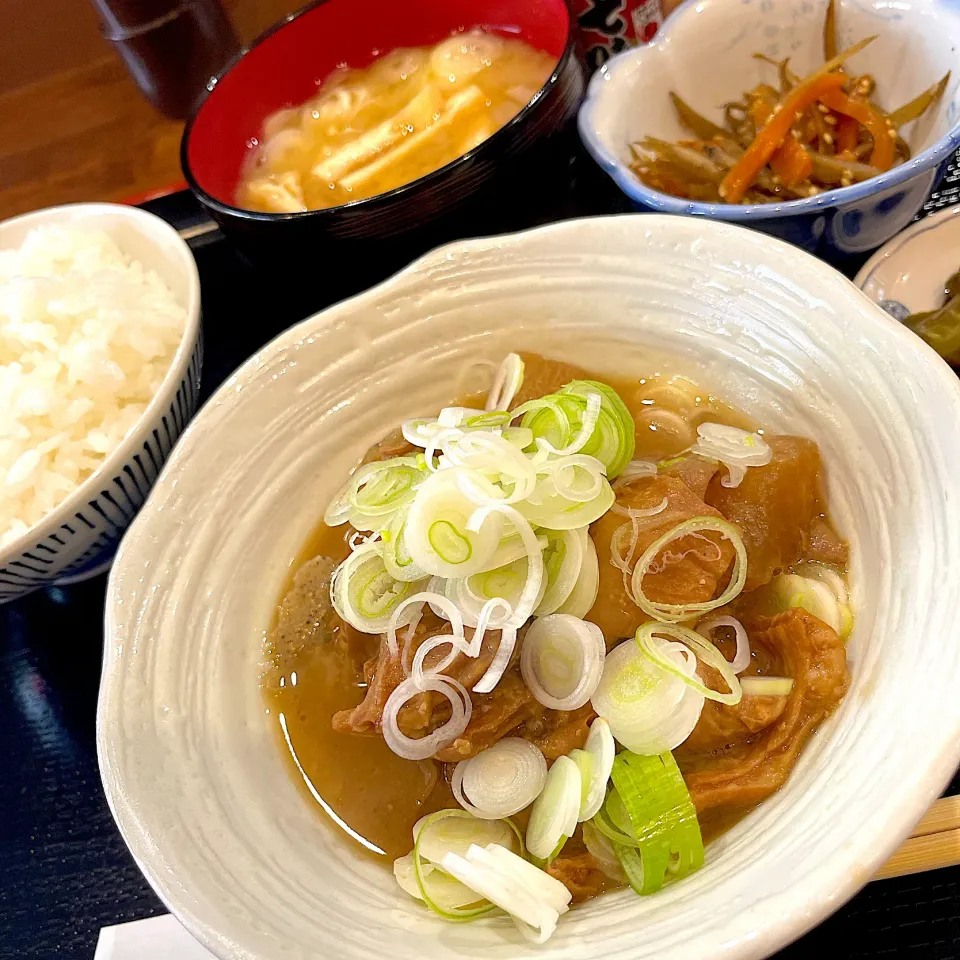 牛モツ煮込定食@懐(月島)|塩豚骨さん