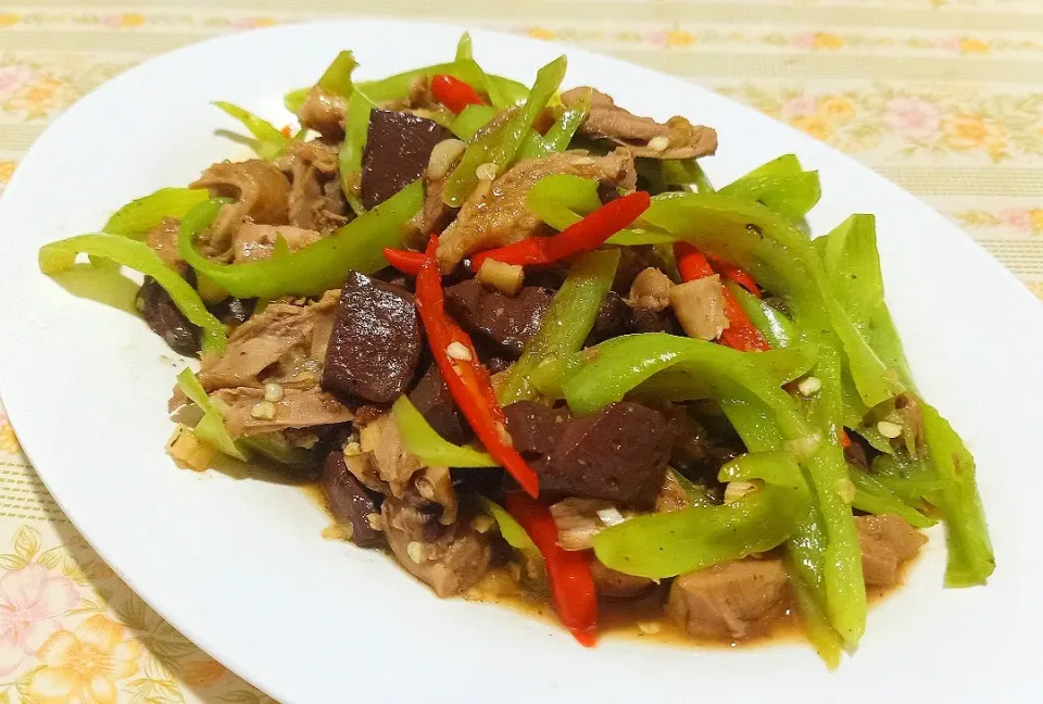 Stir Fried Green Pepper and Stewed Duck|🌿Veerapan Mu🌿さん