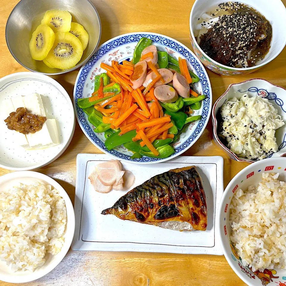 Snapdishの料理写真:灰干し鯖焼き🐟＆塩のみ炒め🧡💚|Makokoさん