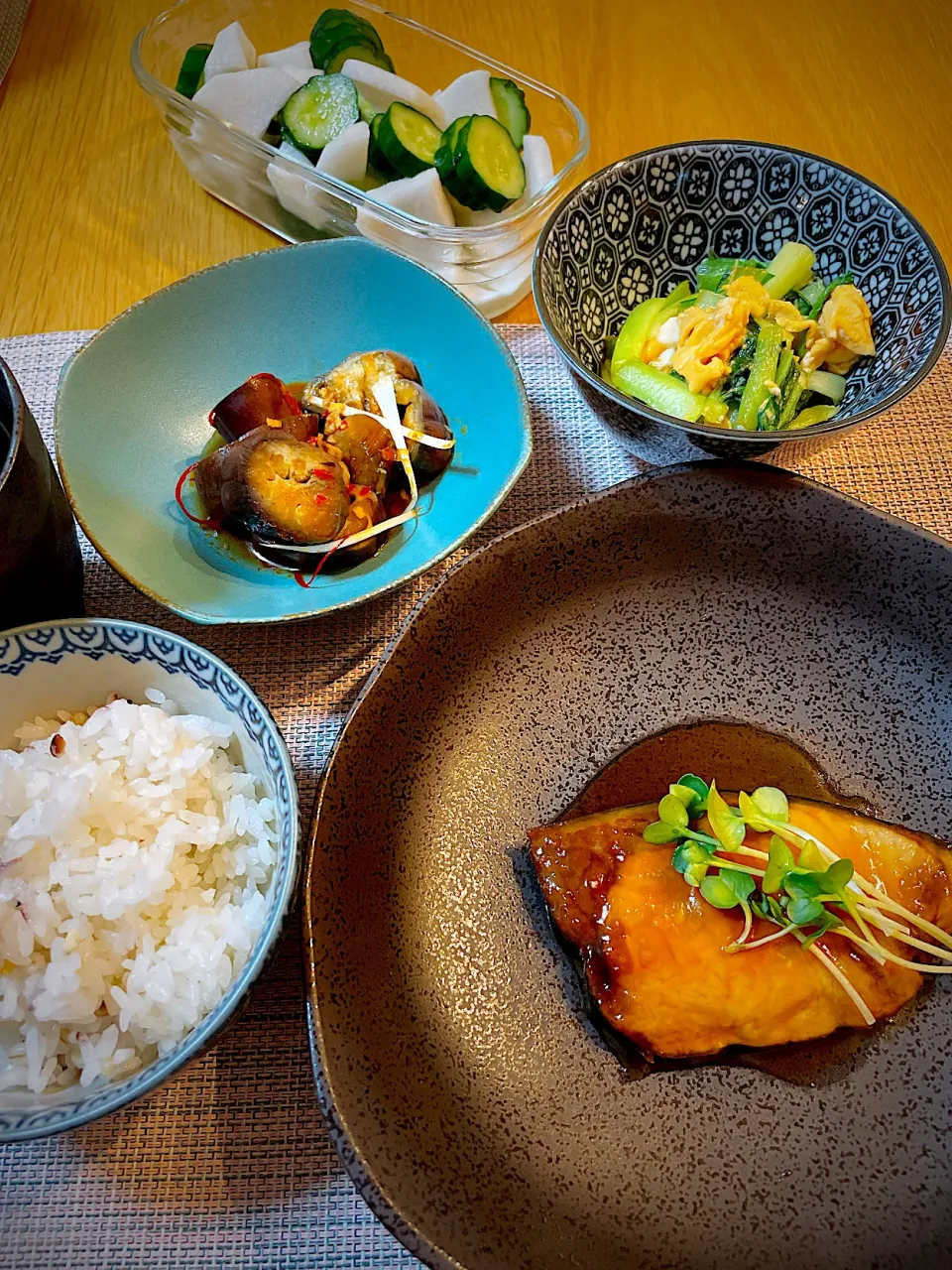 Snapdishの料理写真:ぶりの照り焼きで晩御飯|Mikaさん