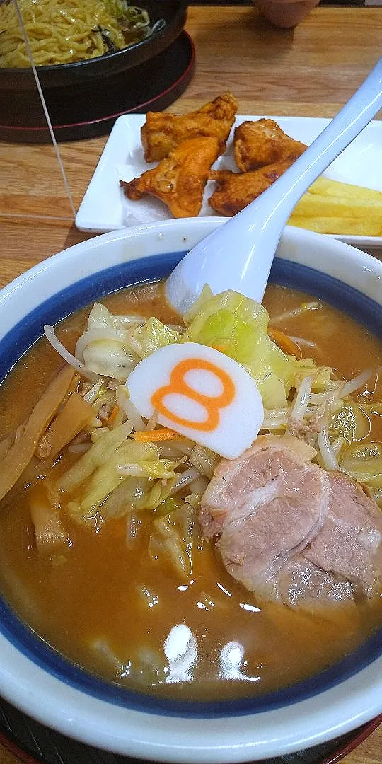 8番ラーメン 
小さな野菜味噌ラーメン🍥
野菜たっぷりです➰😸|さくらんぼさん