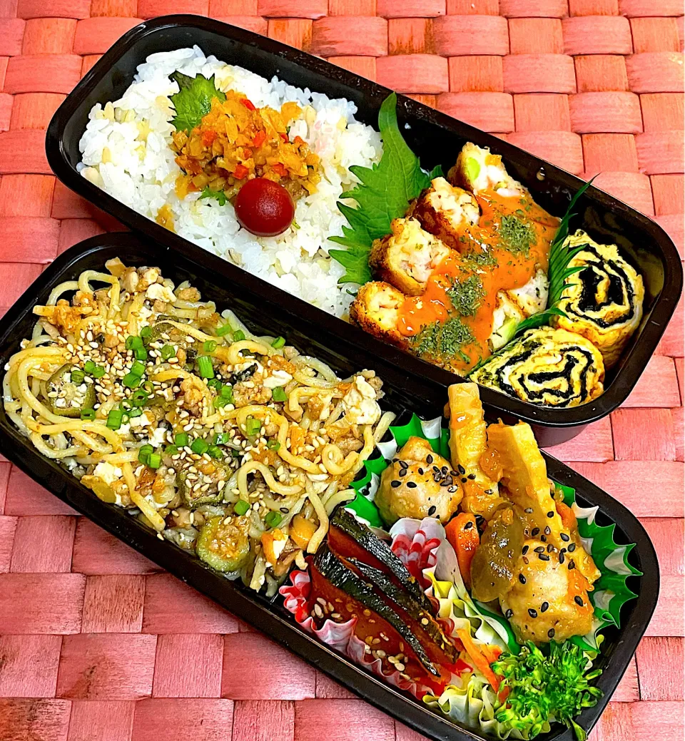 Snapdishの料理写真:中学生息子のお弁当 海老カツと麻婆焼きそば弁当🍱|Snow10さん