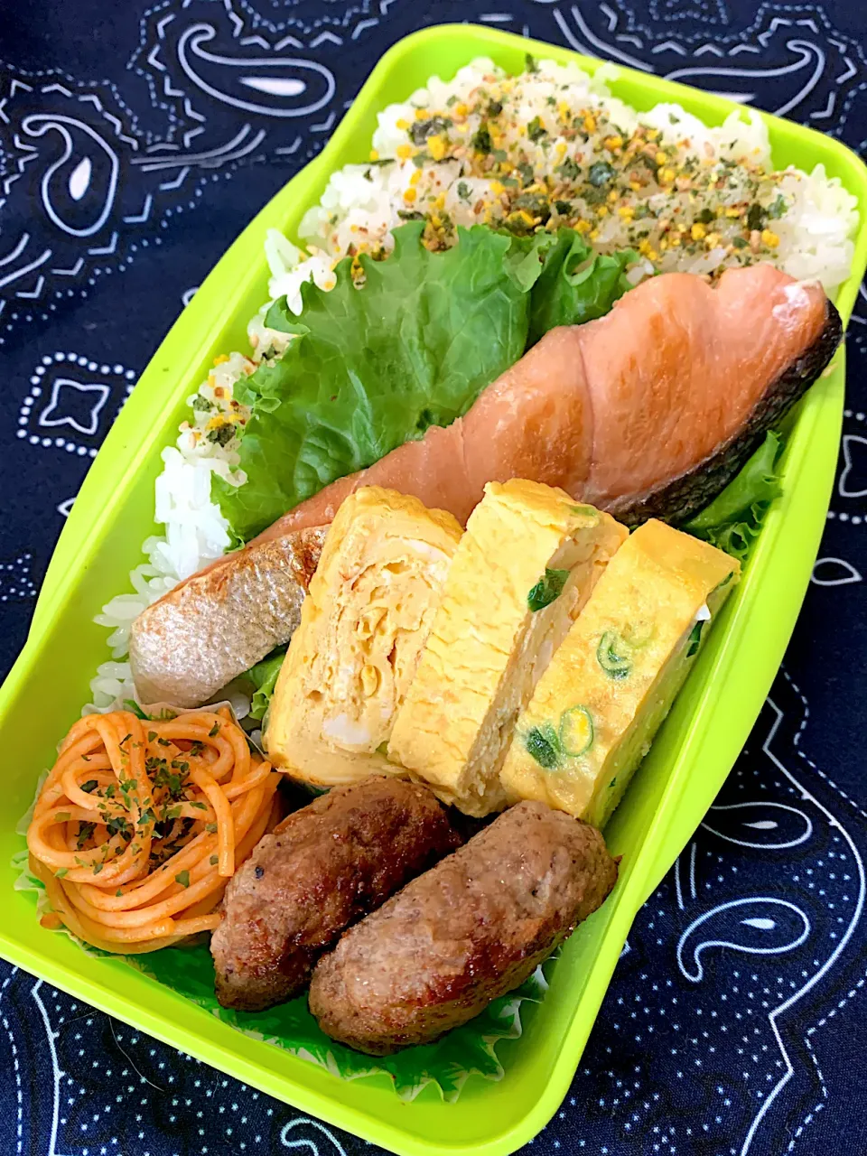 Snapdishの料理写真:シャケ弁当|ちょんさん