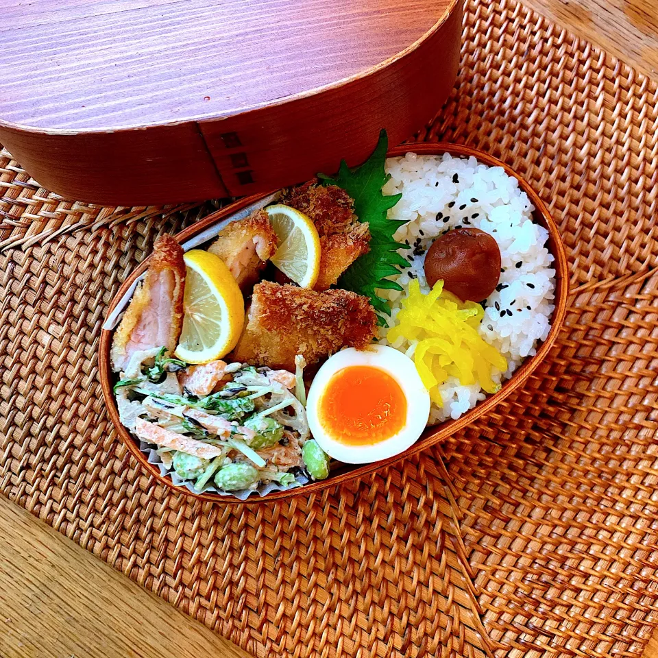 チキンカツと腸活サラダ弁当✴︎|あやみんさん