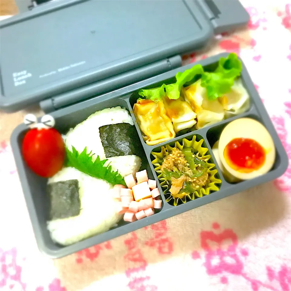 Snapdishの料理写真:SJK弁当🍱〜シュウマイ・漬け茹で玉子・無限ピーマン・花ハムチーズ|華恋さん