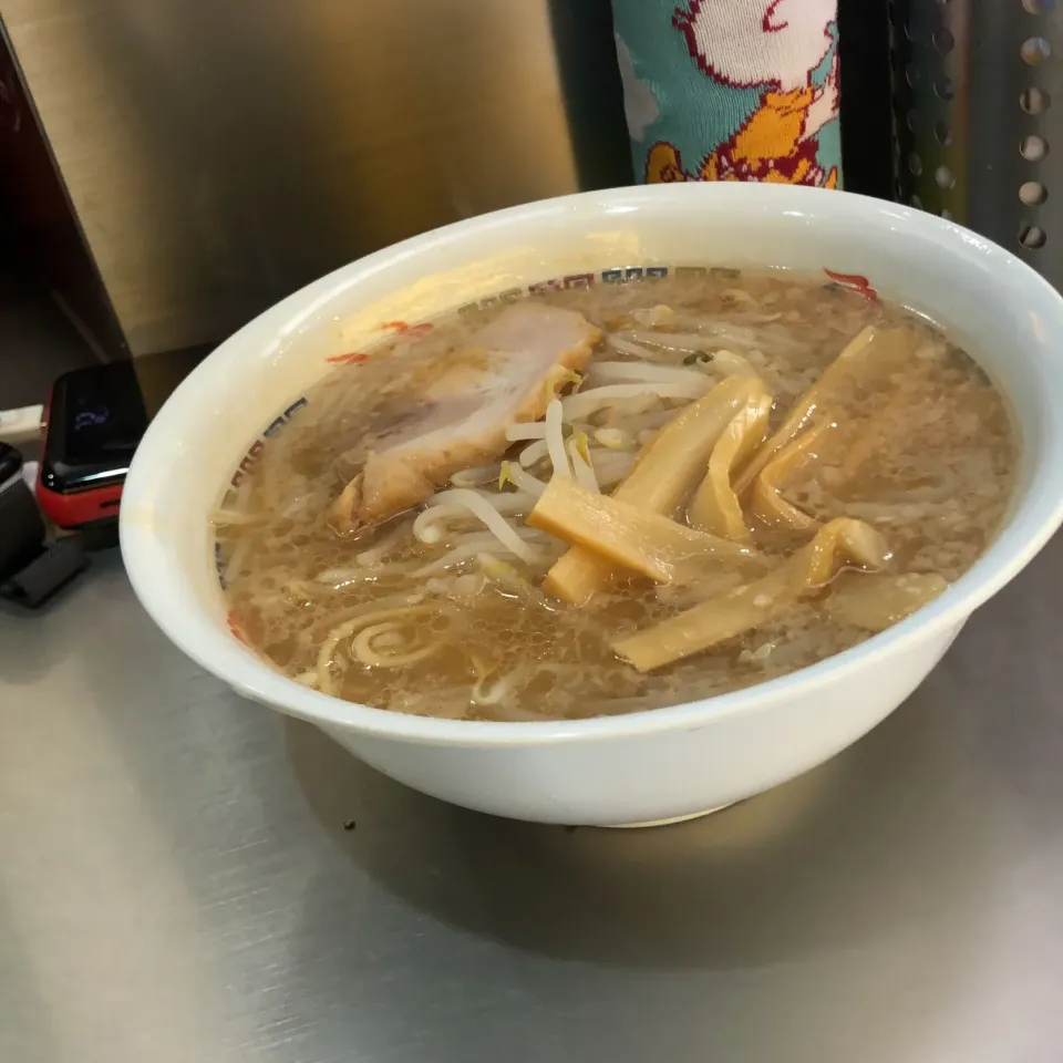 ＃夜勤明け　＃ホープ軒　で　＃ラーメン　喰う幸せ感|Hajime Sakaiさん