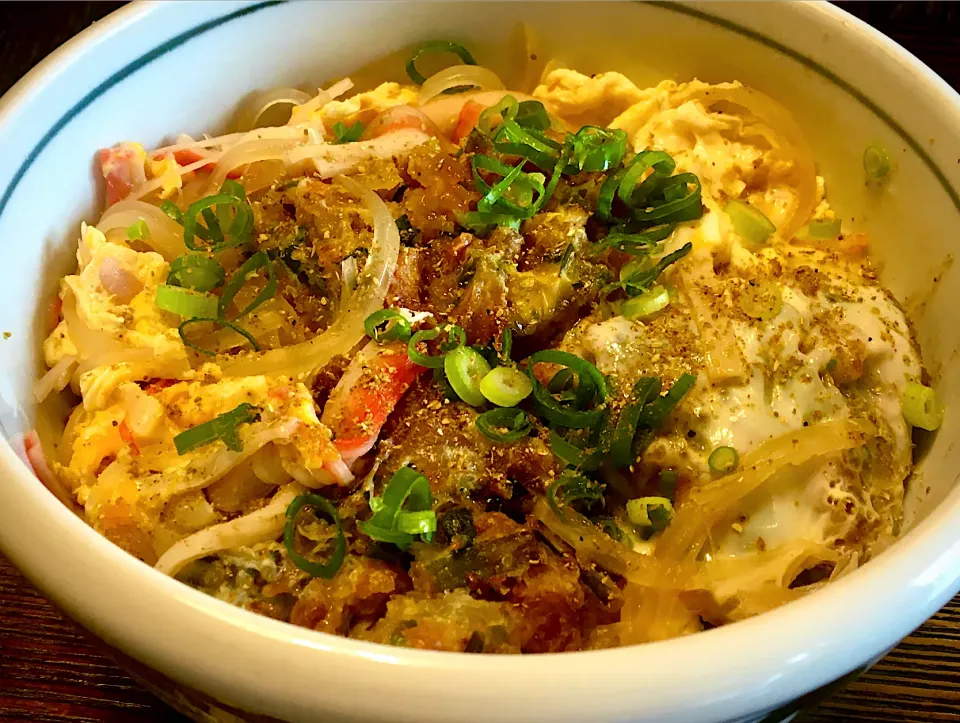 玉丼＋ニラ•納豆かき揚げ丼                        (残り物リメイク丼)|mottoさん