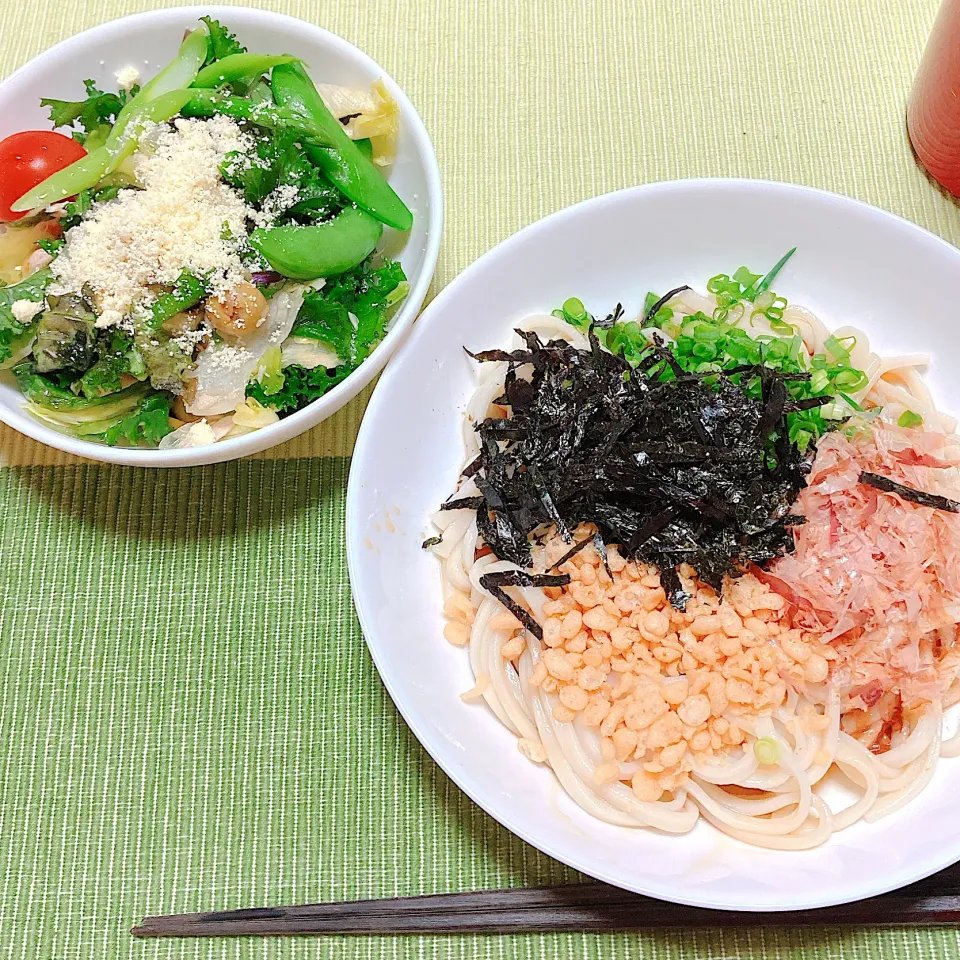 ぶっかけうどんとサラダ|akkoさん