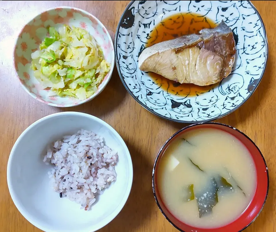 2022 0424　鰤のポン酢煮　キャベツのナムル　豆腐とわかめのお味噌汁|いもこ。さん