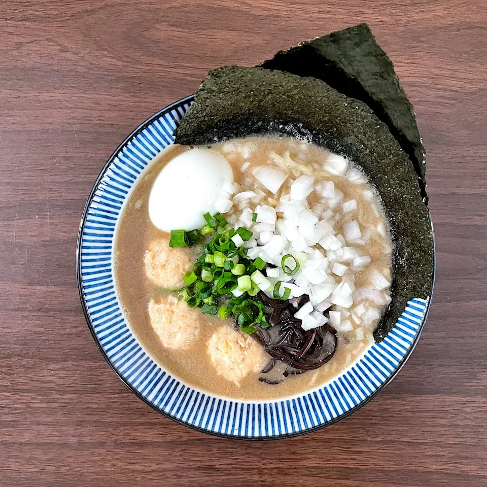 Snapdishの料理写真:濃厚鶏白湯ラーメン|dashi menjiroさん