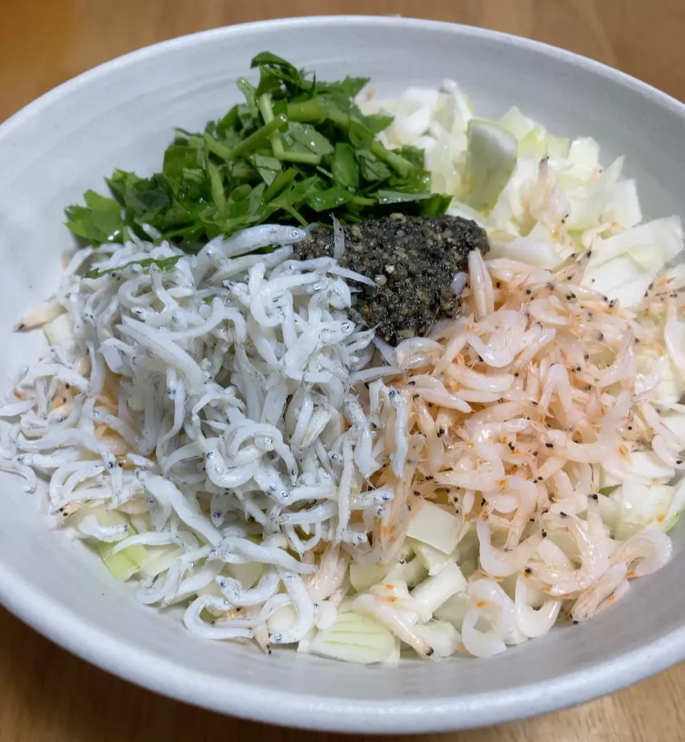 家三つ葉と自家製ごま油で春の和え麺|小次郎さん