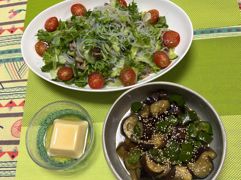 牛肉と春雨のタイ風サラダ、なすとピーマンの味噌炒め、たまご豆腐|peanutsさん