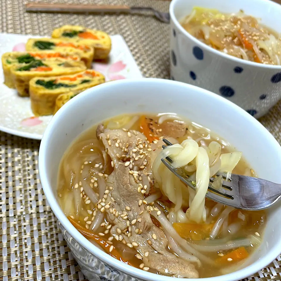 Snapdishの料理写真:肉野菜あんかけうどんとだし巻き玉子|Sakuraさん