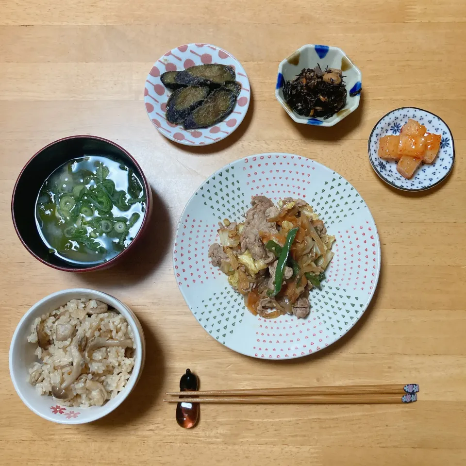 肉野菜の味噌バター炒めときのこご飯|ちゃみこさん