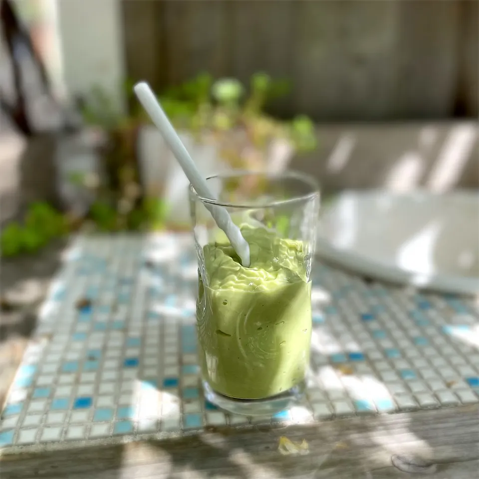 Snapdishの料理写真:アボカドプディング🥑最近の流行り🥹　『アーモンド効果』が効いて美味しい✨|美味飯さん