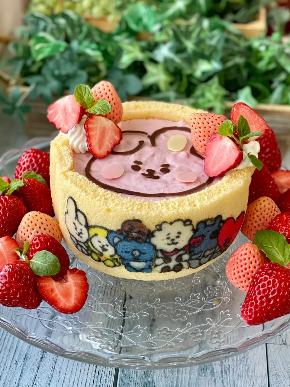 Snapdishの料理写真:bt21cookyのケーキ|富士子🍒🐰🍓さん