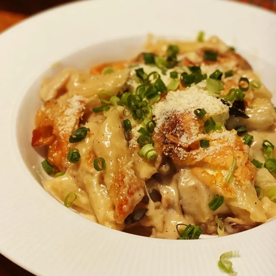 Dinner ! Dinner ! 
Cream Sauce with Fresh Mushrooms , Garlic , Mozzarella,Parmesan Fresh Basil Penne Pasta oven baked 
#pastabake #chefemanuel 
#homecooking 
#h|Emanuel Hayashiさん