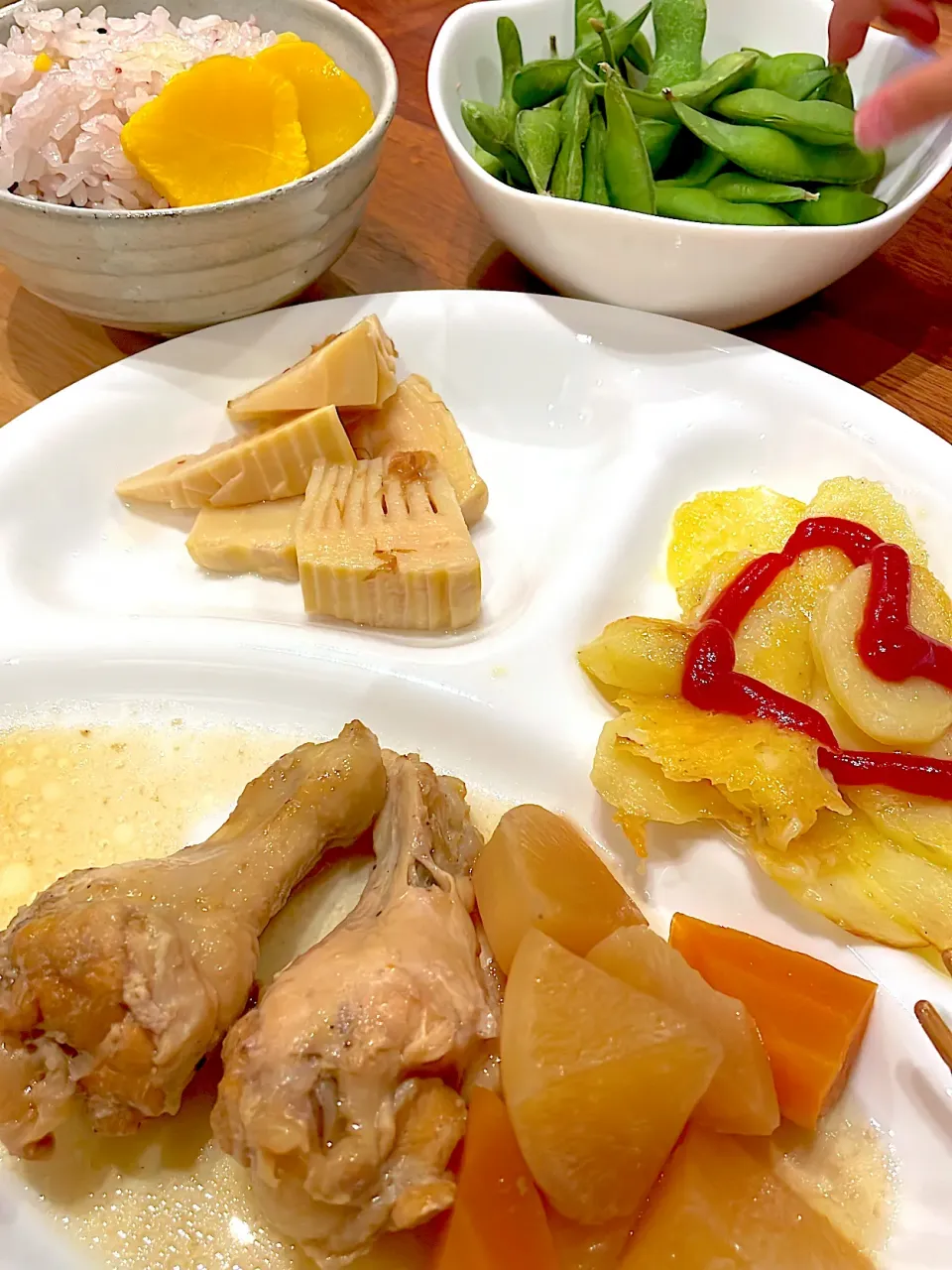 鳥手羽のさっぱりポン酢煮　ポテトチーズ　筍煮物　枝豆|とゆあさん