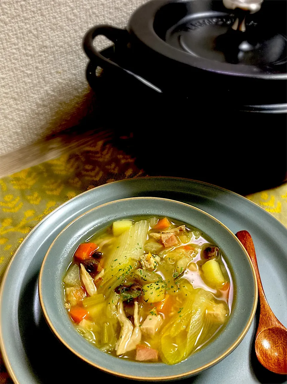 Snapdishの料理写真:バーミキュラでごろごろ野菜スープ|くろねこじったん‍さん