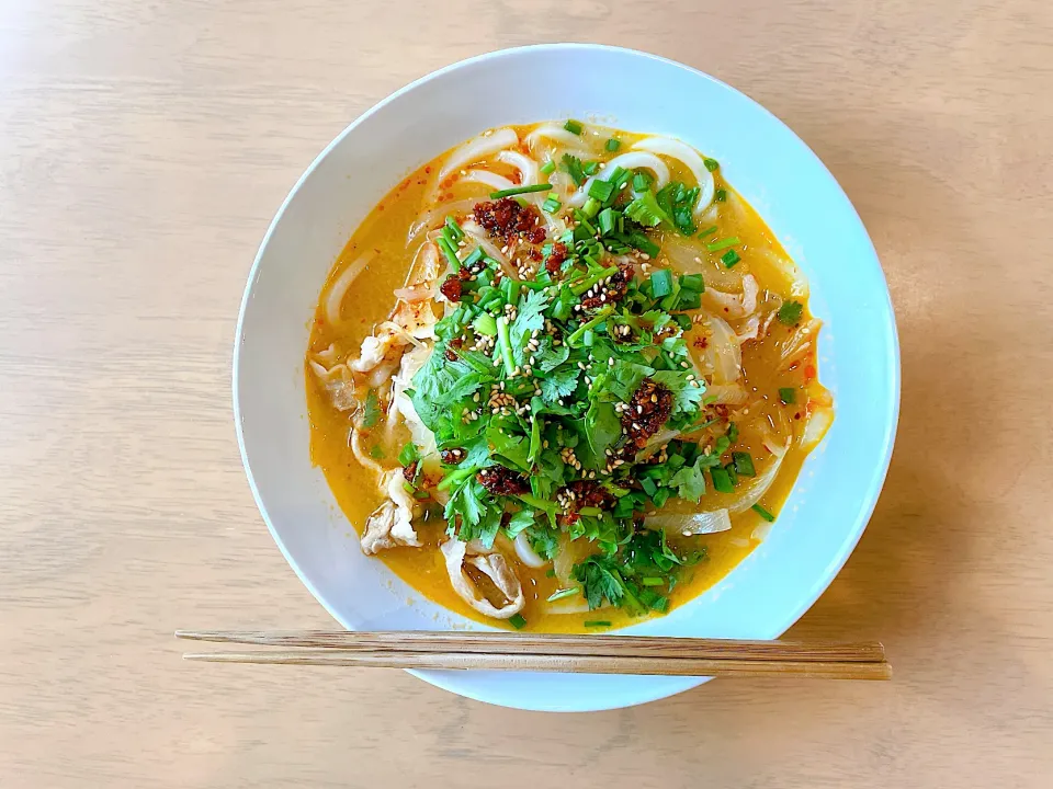 Snapdishの料理写真:パクチー増し増し坦々うどん|Natsukiさん