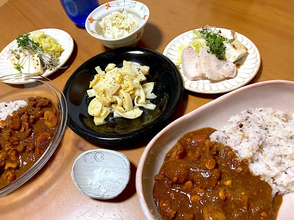 豆カレー、筍の胡麻油炒め→赤穂の塩で🧂、おうちシェフProサラダチキンとお豆腐のサラダ、柚子大根😍|さくたえさん