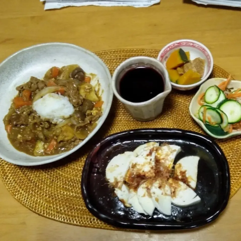 牛肉と玉ねぎとナスのカレー
ナンキン煮物
ゴーヤ等の甘酢漬け
モッツアレラ オカカ醤油掛け|tamikichiさん