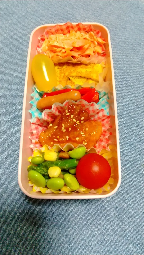 ㊗️だった！
学校休みだった弁当😅😂|クークマさん