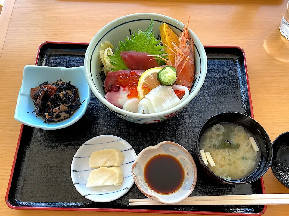 Snapdishの料理写真:道の駅みやこの海鮮丼|hiroeさん