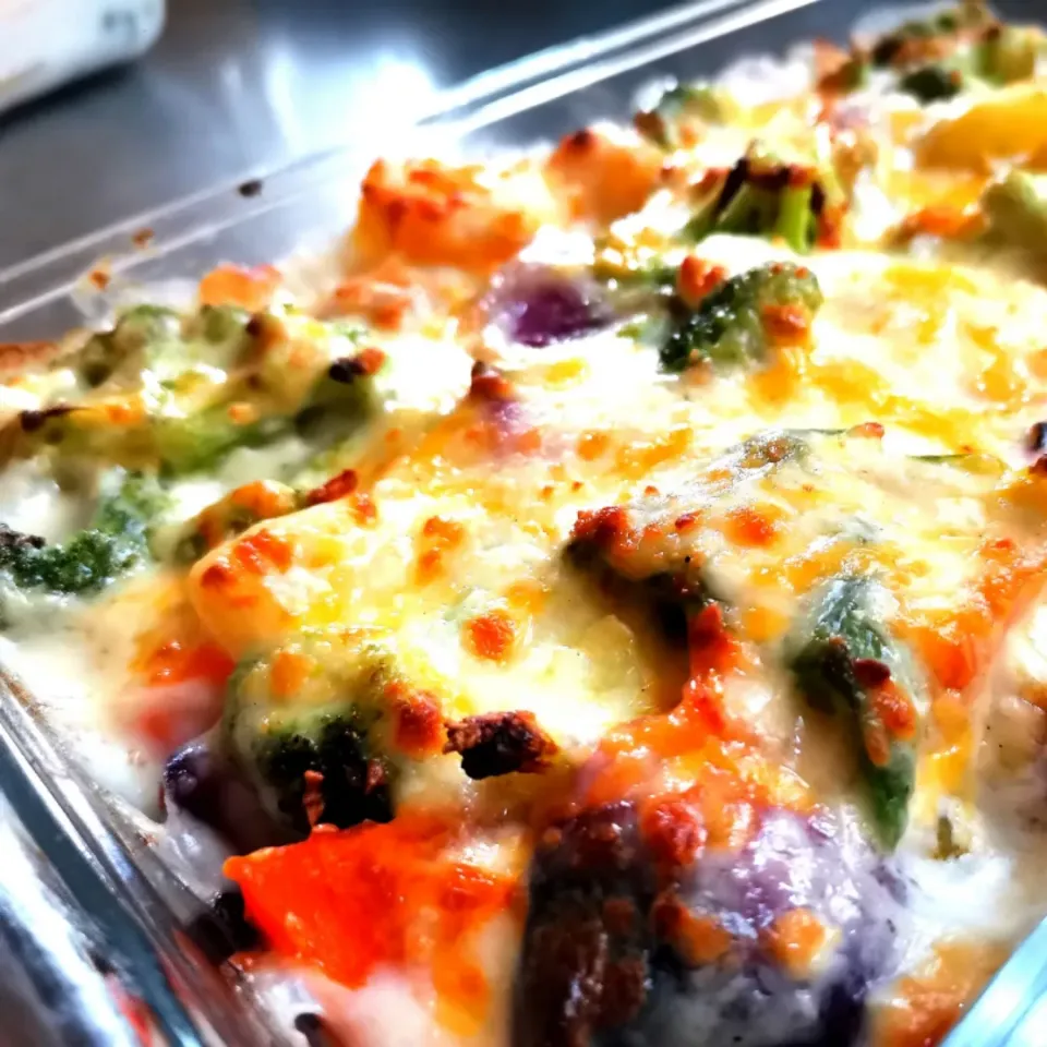 Snapdishの料理写真:CHEESY VEGETABLE|Recipe23さん