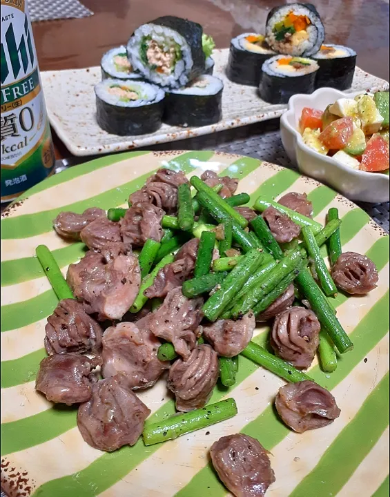 砂肝とにんにくの芽の炒め🍀

アボカドトマト

キンパ　ツナサラダ巻き|びせんさん