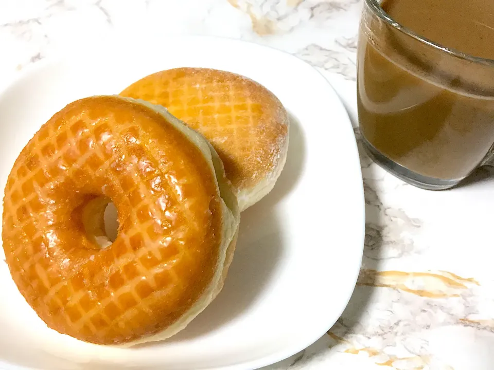 Snapdishの料理写真:ハニーディップ&エンゼルクリーム🍩|Tak@さん