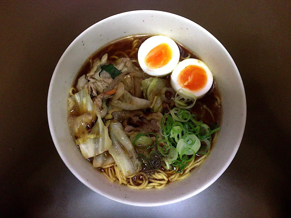 自家製 背脂醤油ラーメン(玉子野菜入)|ばーさんさん