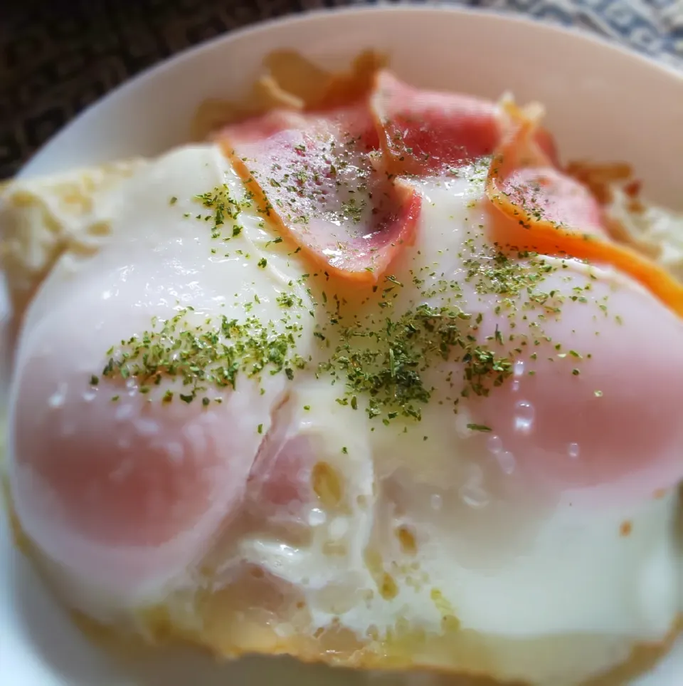 Snapdishの料理写真:ベーコン目玉焼きドンッ！！|うーちゃんさん