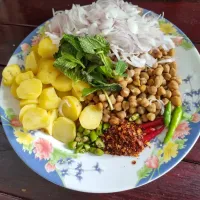 Snapdishの料理写真:ကုလားပဲသုပ်|Winlei Phyuさん