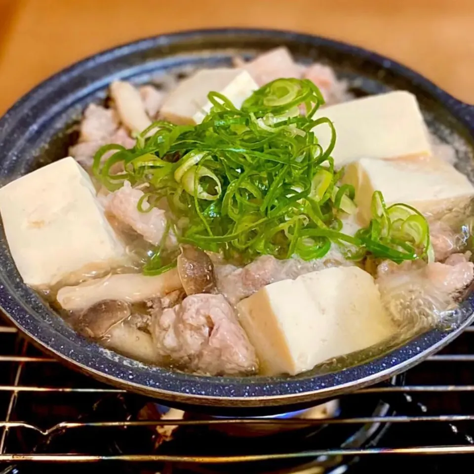 Snapdishの料理写真:肉豆腐の小鍋で晩酌をスタート・・|ばくあんしゃさん