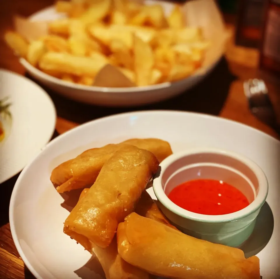 Snapdishの料理写真:Something Simply and easy to make Freshly Made Spring Rolls with a spicy sauce Egg Salad & Fresh Chips|Emanuel Hayashiさん