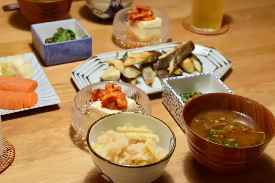 Snapdishの料理写真:たけのこご飯定食|うにんぱすさん