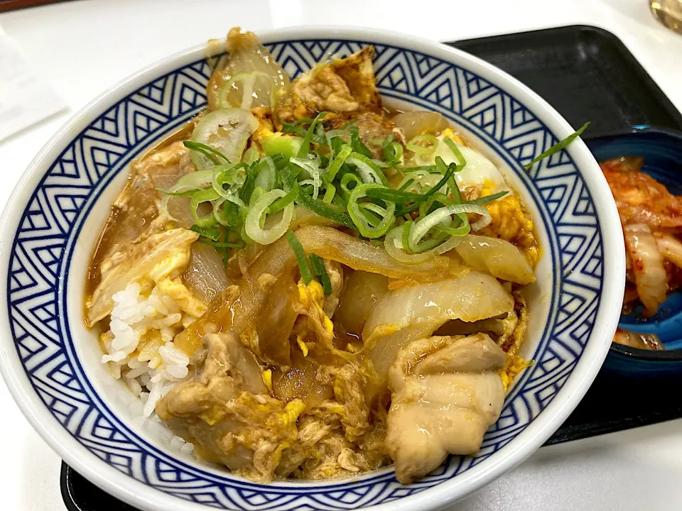 吉野家の親子丼|はっちぃさん