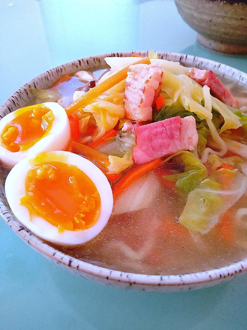 キャベツタップリ塩ラーメン|かずにゃさん