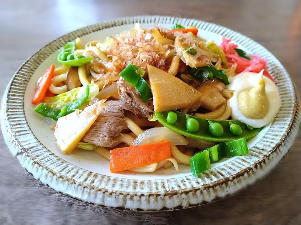 Snapdishの料理写真:春色焼きうどん|古尾谷りかこさん